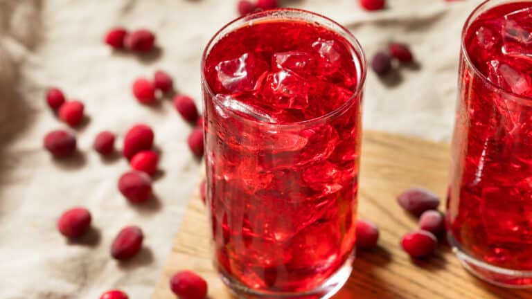 sing-Cranberry-Juice-for-Detoxing-Your-System