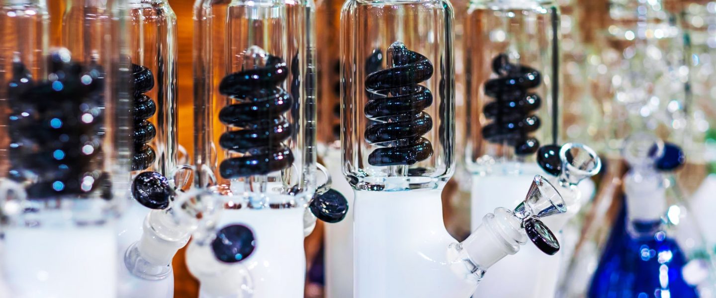 Guide-to-Different-Types-of-Bongs