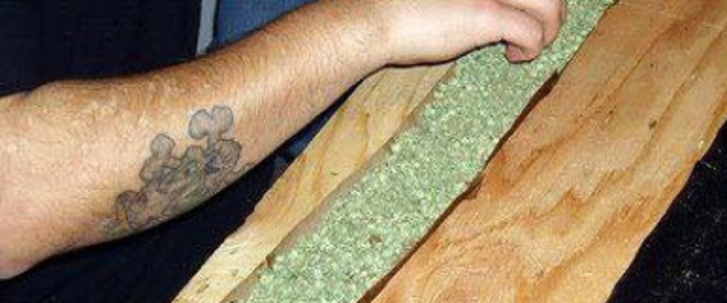 marijuana blunt roller