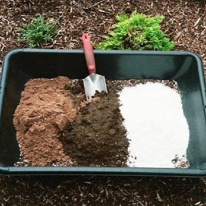 The best soil for weed utilizes several components.